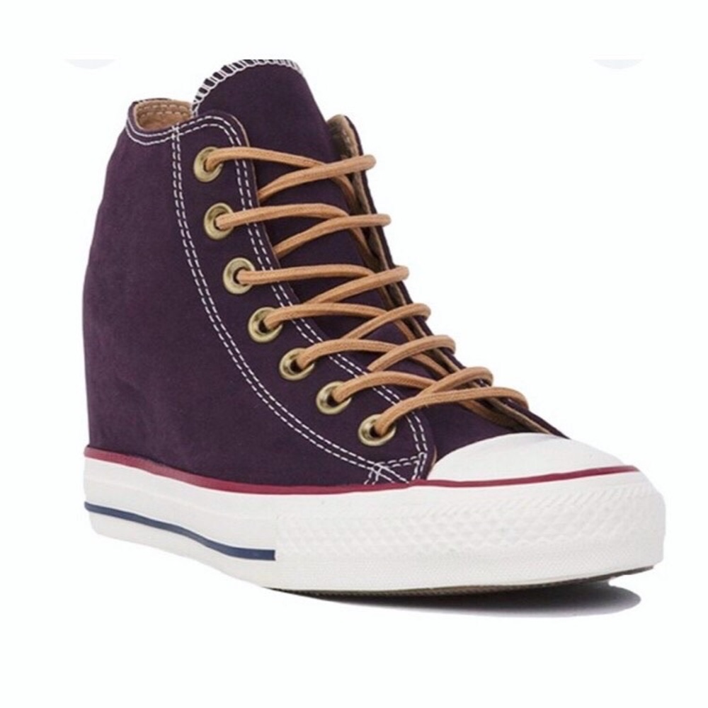 Maroon hidden wedge converse size 6